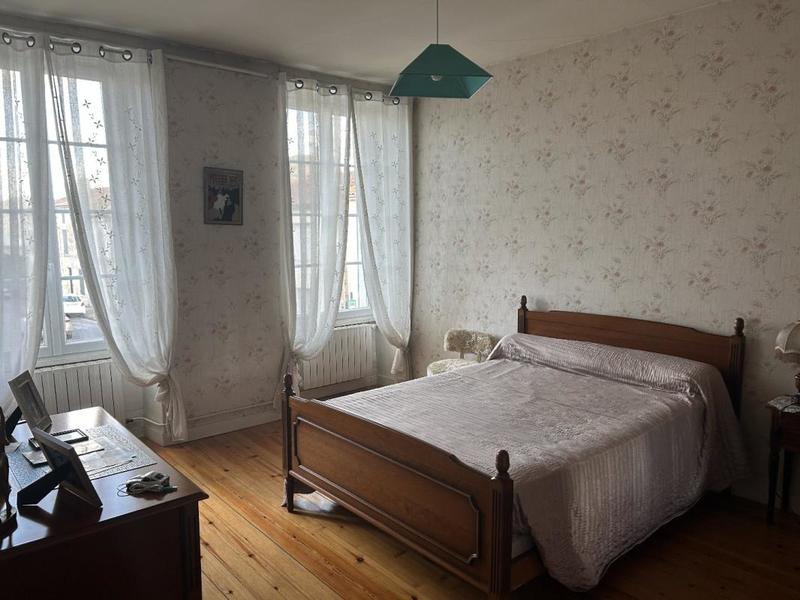 Maison - 309 m² - 8 pièces