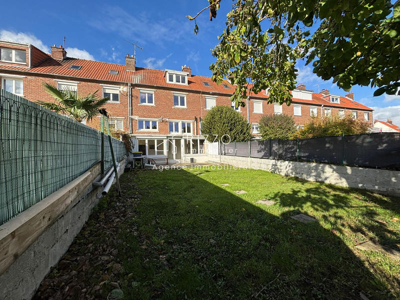 Maison - 92 m² - 5 pièces