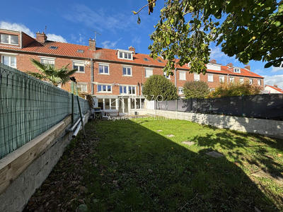 Maison - 92 m² - 5 pièces