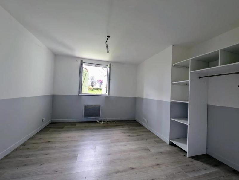 Maison - 220 m² - 9 pièces