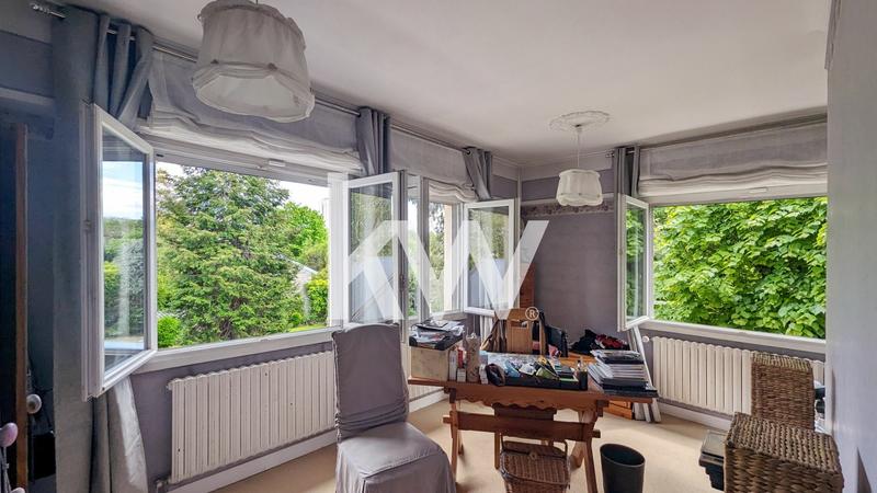 Maison - 180 m² - 8 pièces