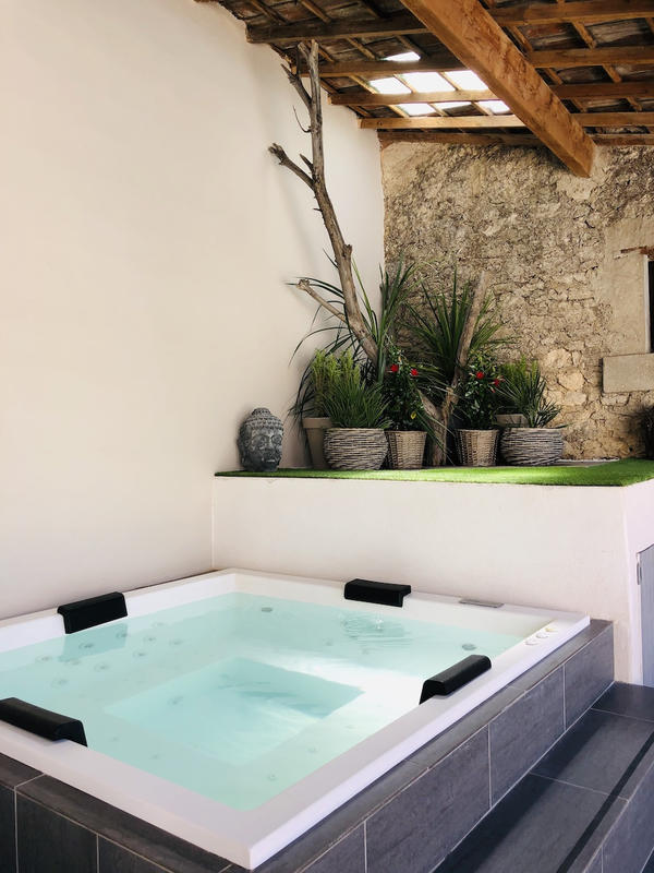 Propriété - 525 m² - 20 pièces