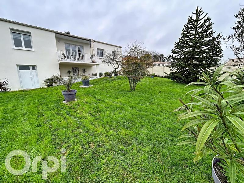 Maison - 102 m² - 4 pièces