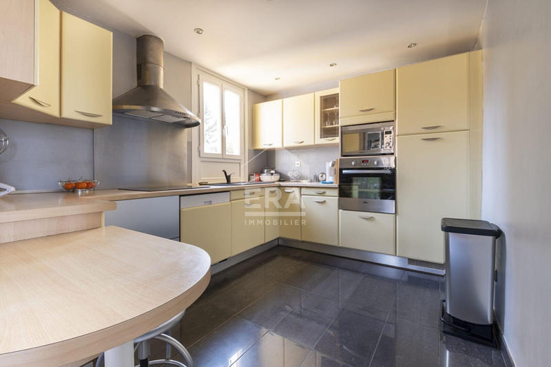 Appartement - 77 m² - 3 pièces