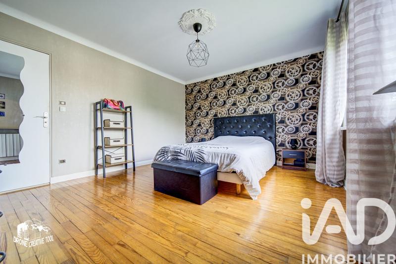 Maison - 136 m² - 8 pièces