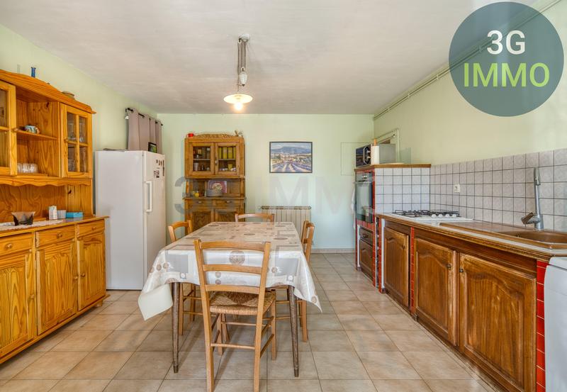 Maison - 200 m² - 6 pièces