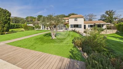 Maison - 283 m² - 5 pièces