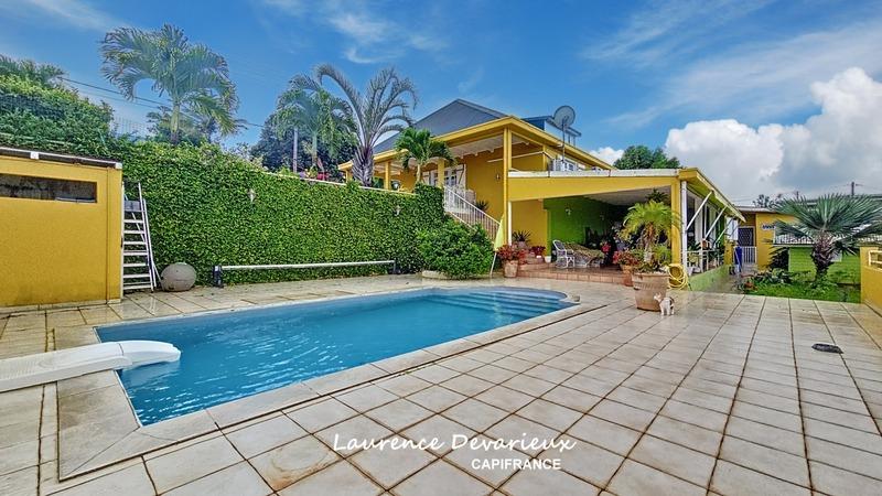 Maison - 200 m² - 5 pièces