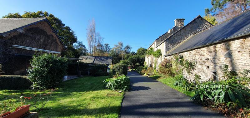 Propriété - 200 m² - 8 pièces