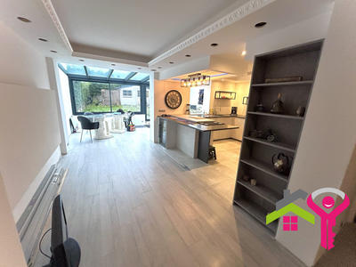 Maison - 93 m² - 6 pièces