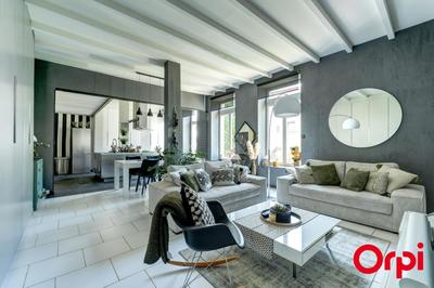 Appartement - 145 m² - 5 pièces