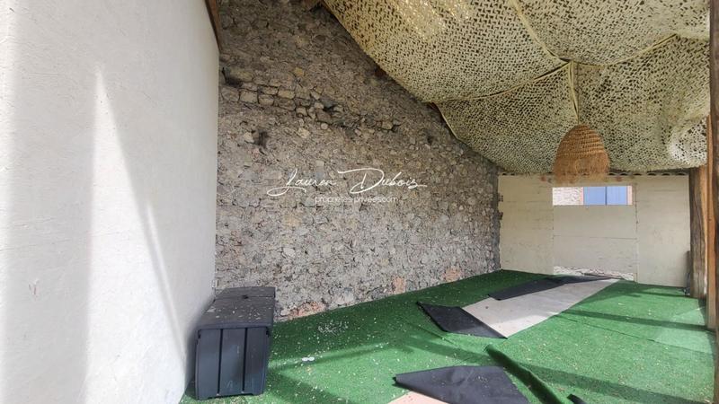 Grange - 140 m² - 2 pièces