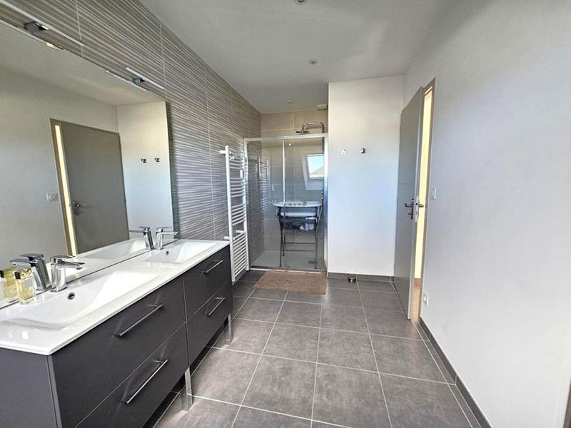 Maison - 143 m² - 6 pièces