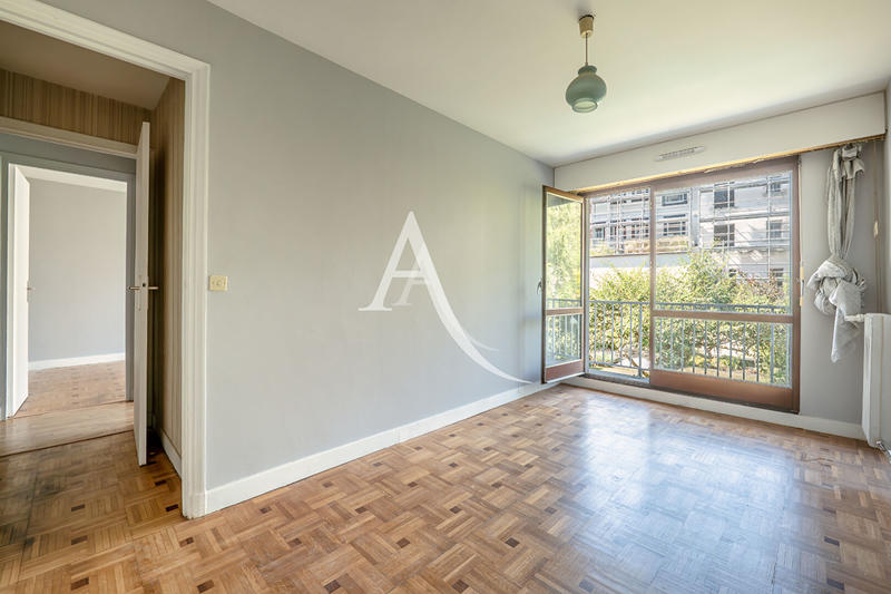 Appartement - 90 m² - 4 pièces