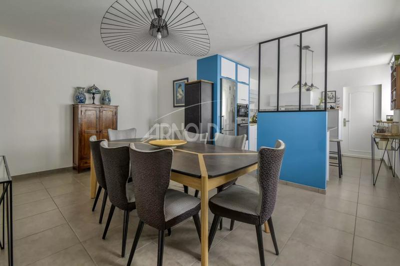 Maison - 350 m² - 10 pièces