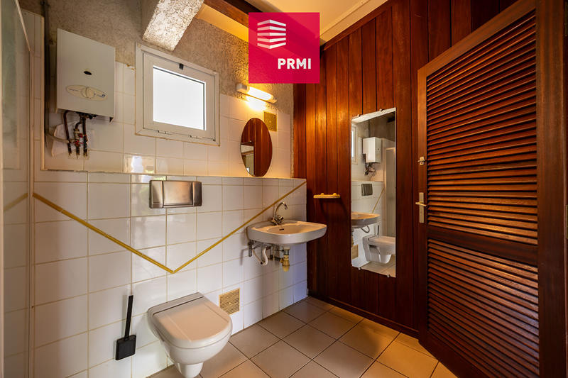 Maison - 245 m² - 7 pièces