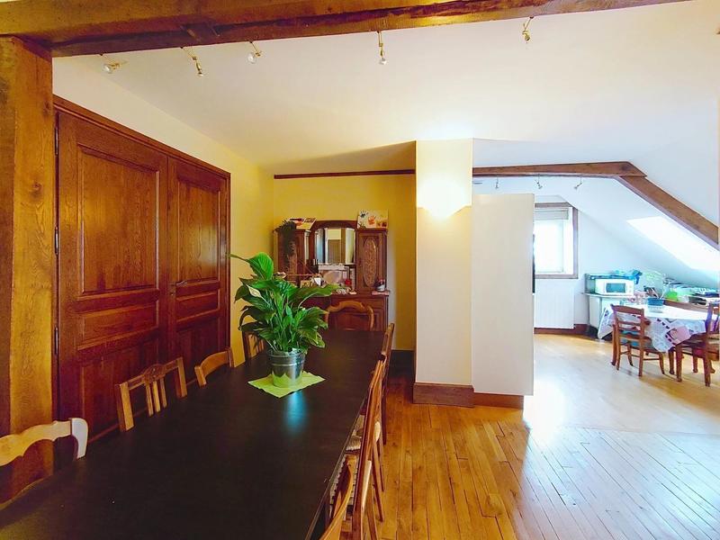 Maison - 246 m² - 8 pièces