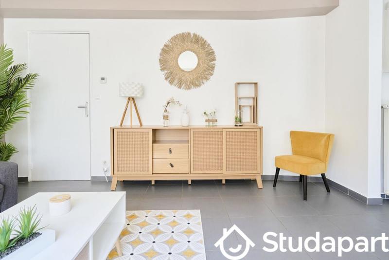 Chambre - 14 m² - 1 pièce