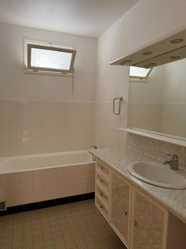 Appartement - 98 m² - 4 pièces