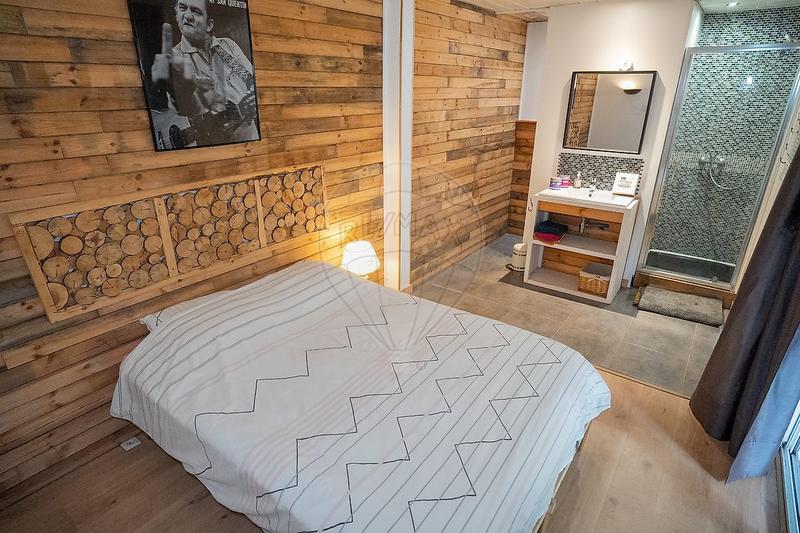 Maison - 217 m² - 7 pièces