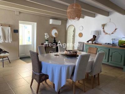 Maison - 180 m² - 7 pièces