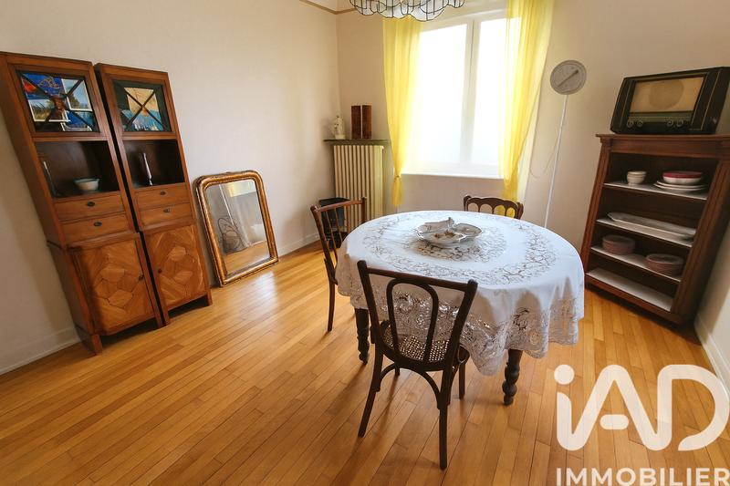 Maison - 188 m² - 8 pièces