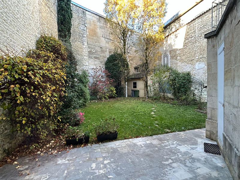 Maison - 244 m² - 8 pièces