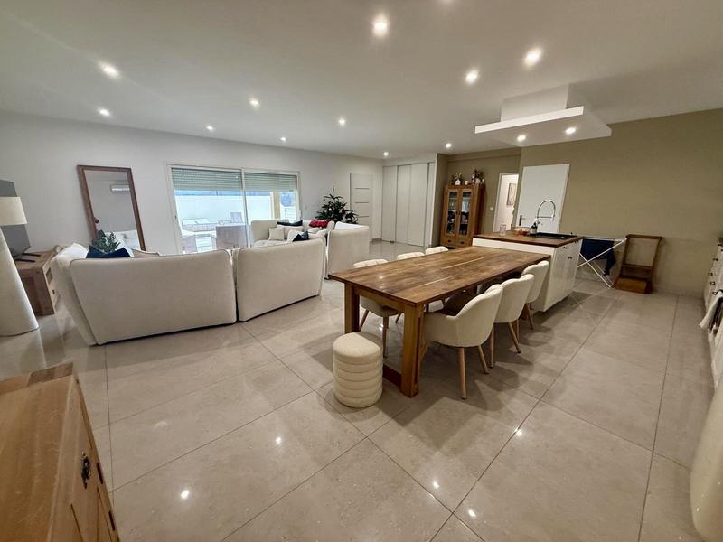 Villa - 200 m² - 5 pièces