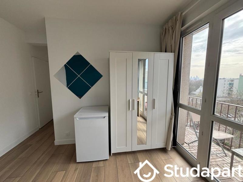 Chambre - 11 m² - 1 pièce