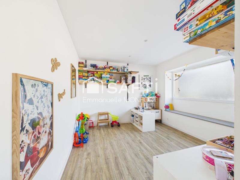 Maison - 166 m² - 6 pièces