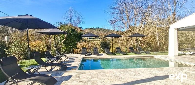 Maison - 181 m² - 5 pièces