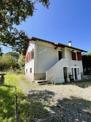 Maison traditionnelle - 104 m² - 4 pièces