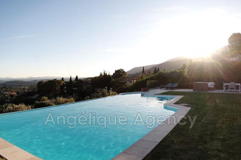 Maison - 200 m² - 7 pièces