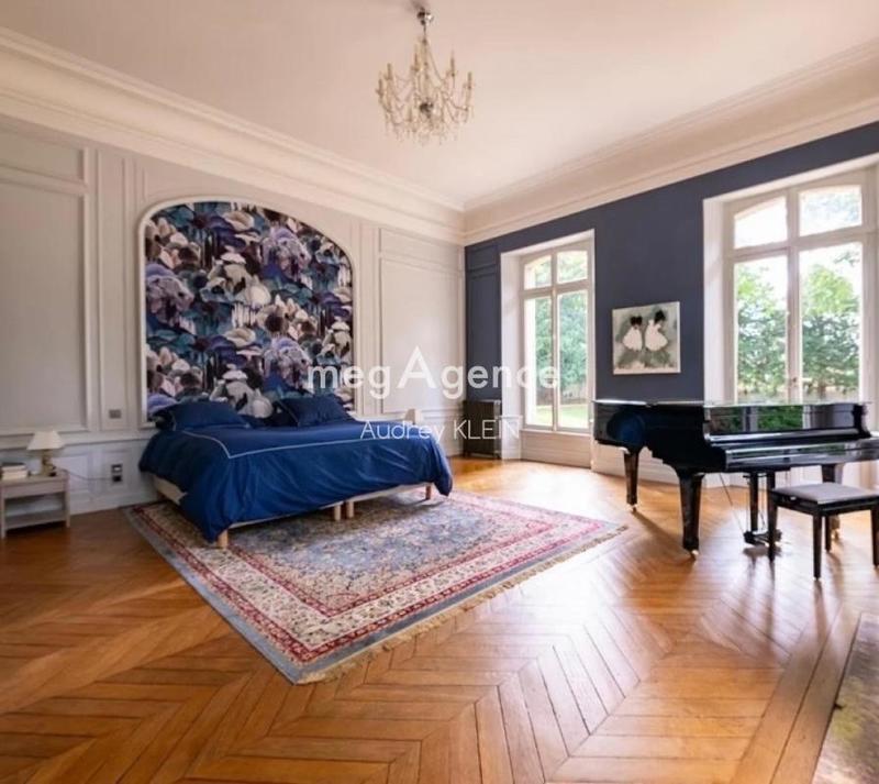 Maison - 320 m² - 10 pièces