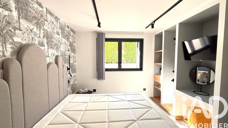 Maison - 319 m² - 9 pièces