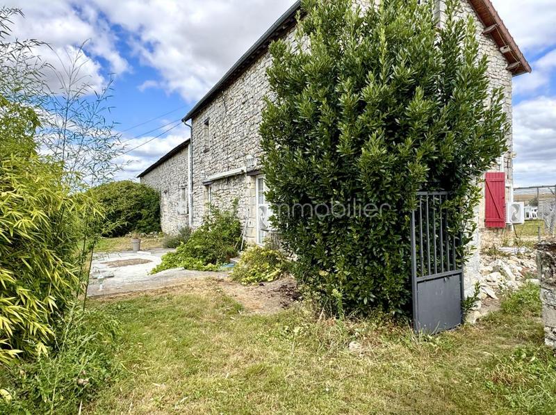 Corps de ferme - 200 m² - 8 pièces