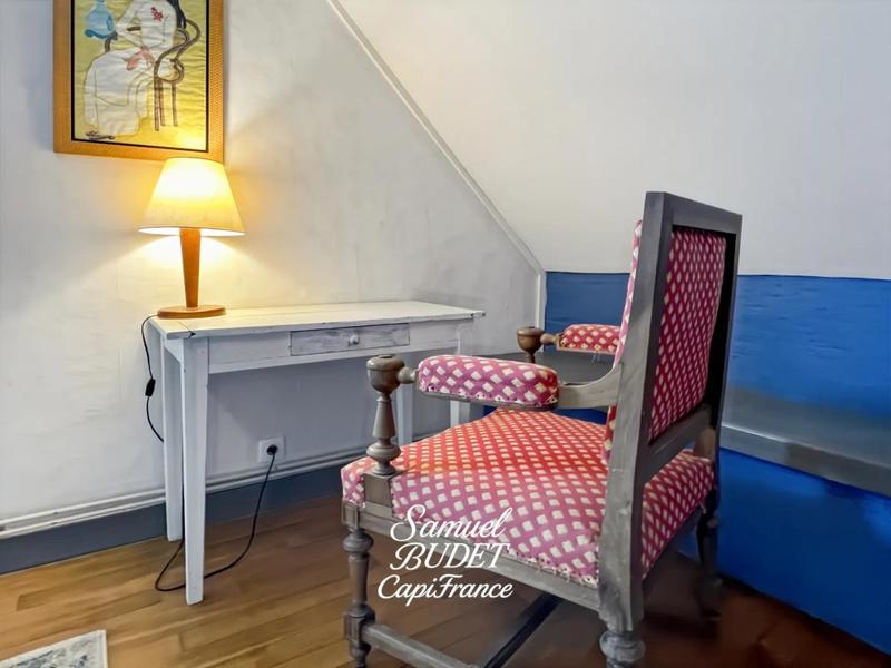 Maison - 230 m² - 7 pièces