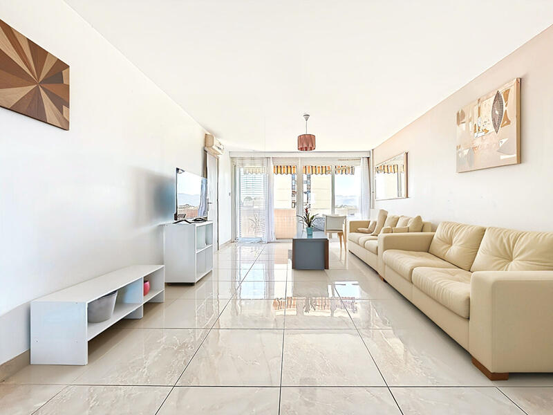 Appartement - 80 m² - 4 pièces