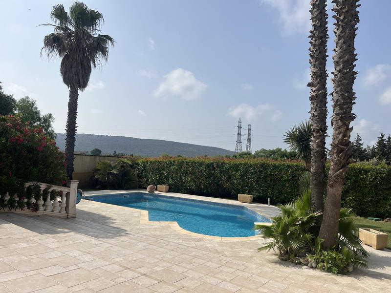 Maison - 165 m² - 6 pièces