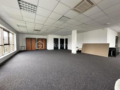 Bureau - 104 m² - 1 pièce