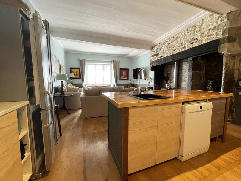 Maison - 204 m² - 5 pièces