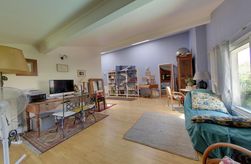 Propriété - 395 m² - 15 pièces