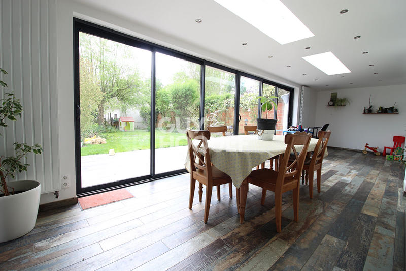 Maison - 211 m² - 8 pièces