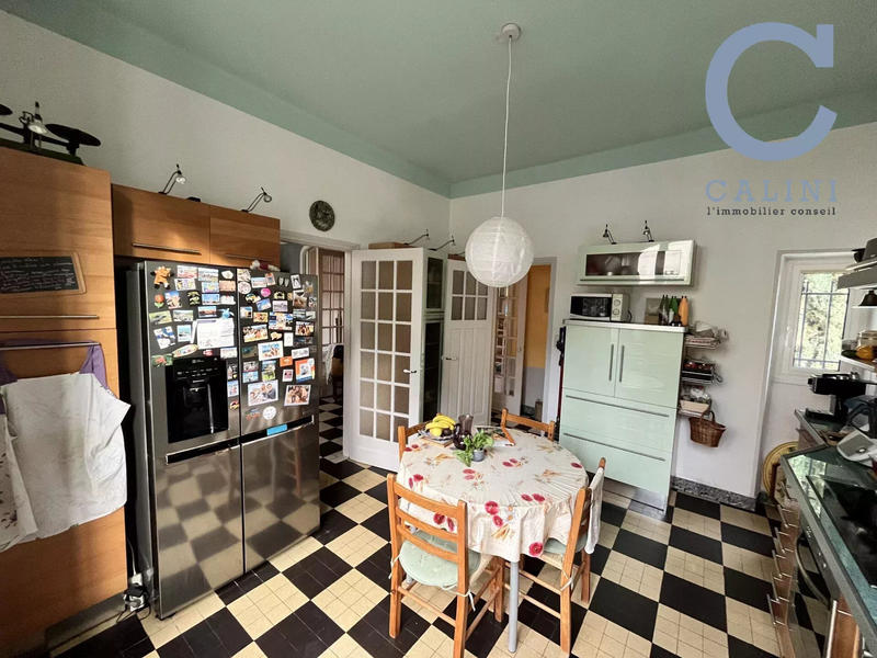 Maison - 203 m² - 8 pièces