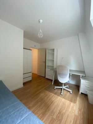 Chambre - 12 m² - 5 pièces