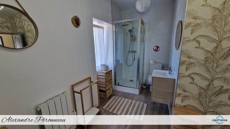 Maison - 235 m² - 12 pièces