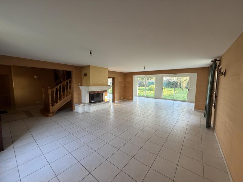 Maison - 261 m² - 7 pièces