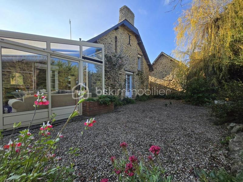 Maison en pierre - 195 m² - 6 pièces