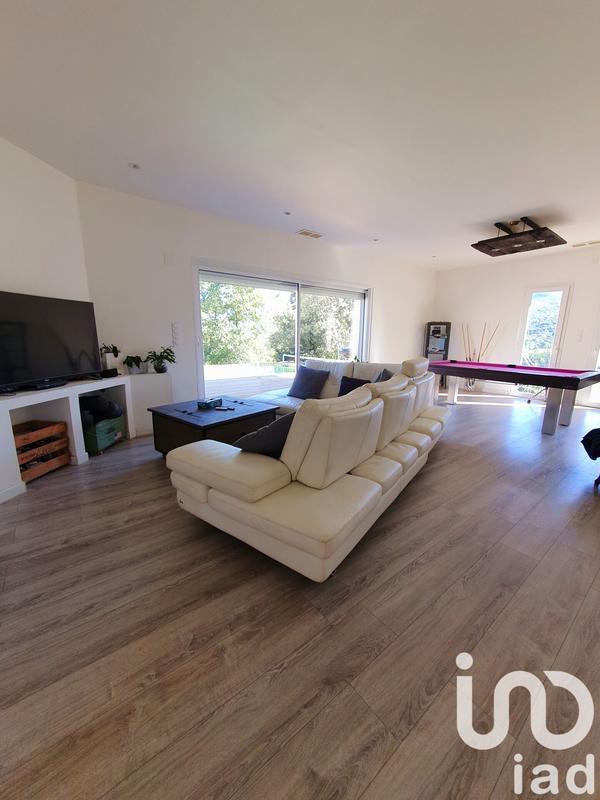 Maison - 231 m² - 10 pièces