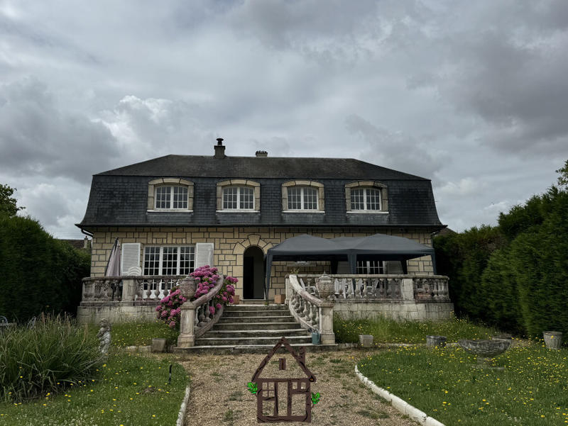 Maison - 153 m² - 8 pièces